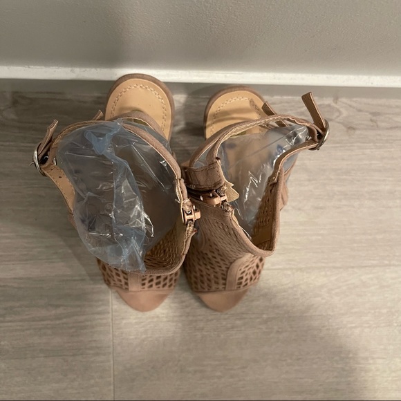 Chase + Chloe strap sling back zip stiletto heels tan 7.5 - Picture 6 of 12